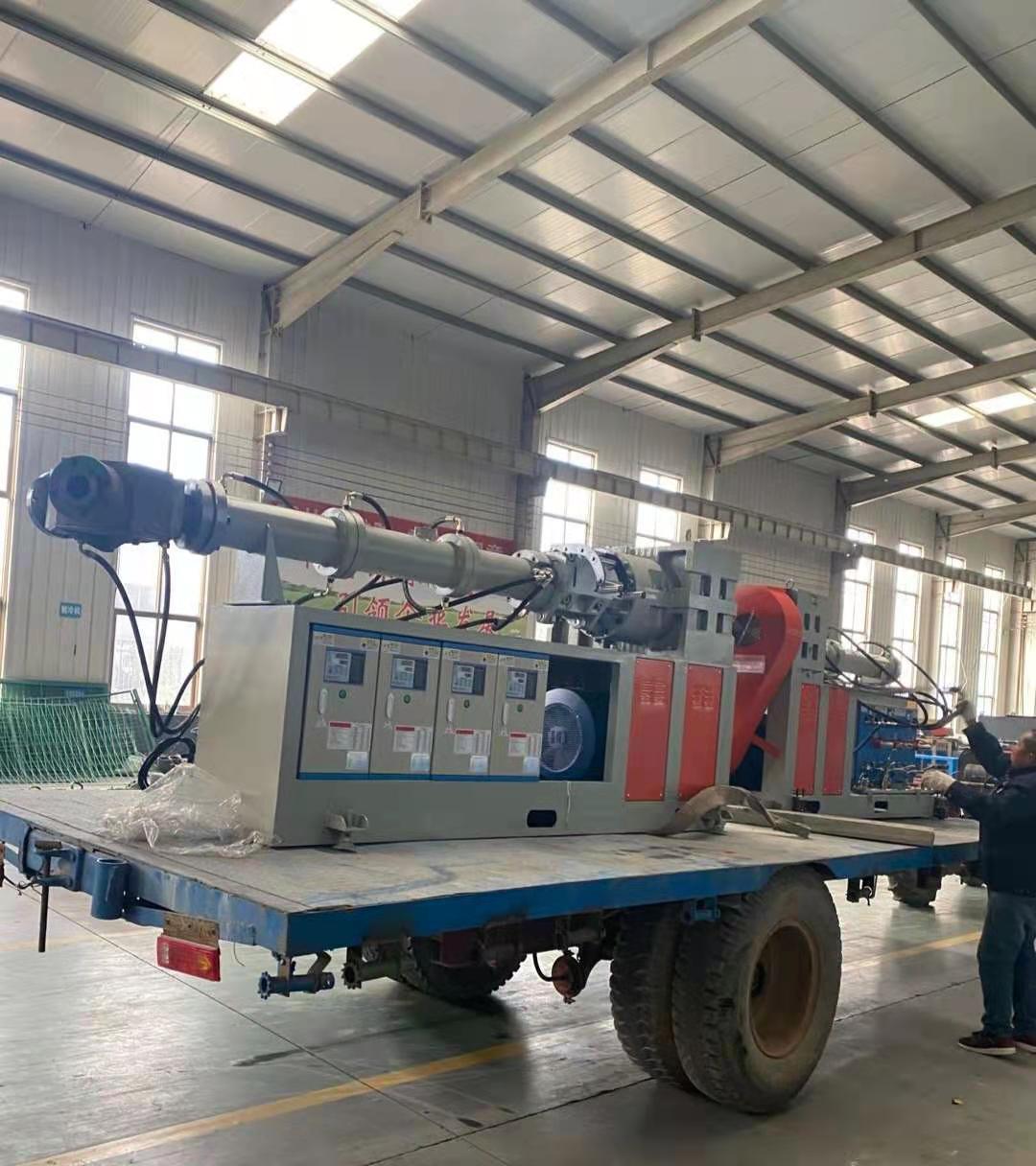 客户自提75型橡胶挤出机 客户自提75型橡胶挤出机